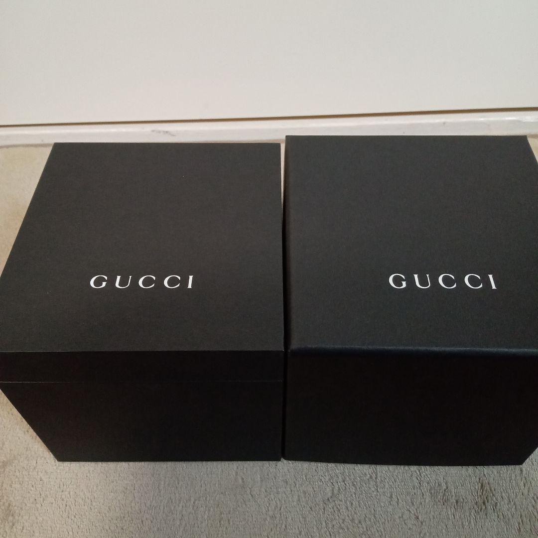 GUCCI ラバーベルトメンズ腕時計