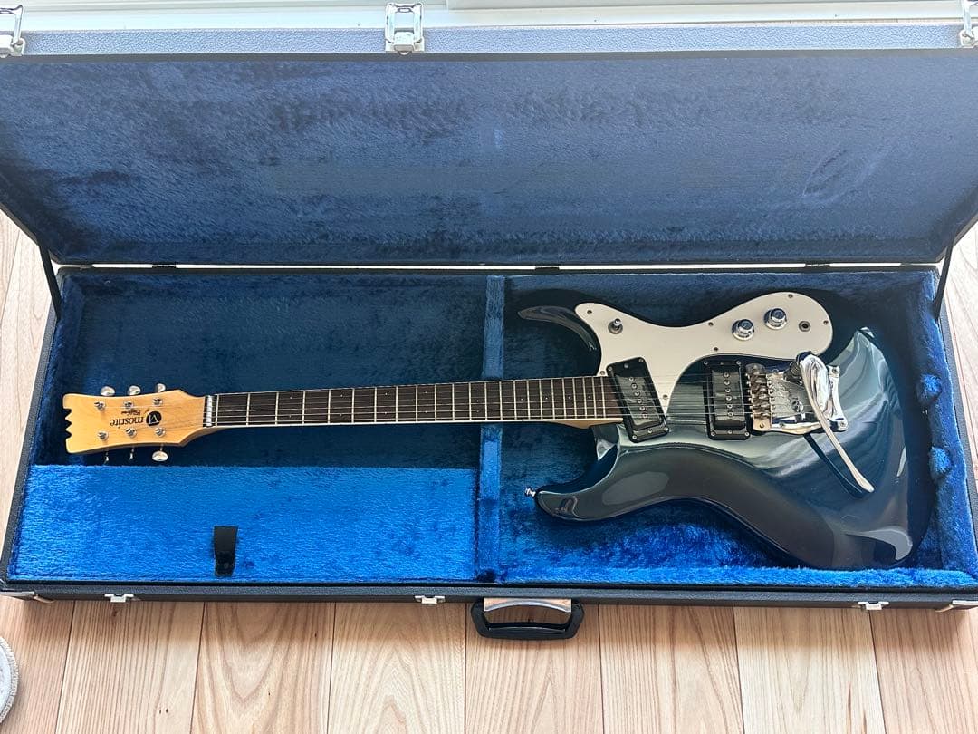 モズライト mosrite ギター 黒雲 ハードケース付き