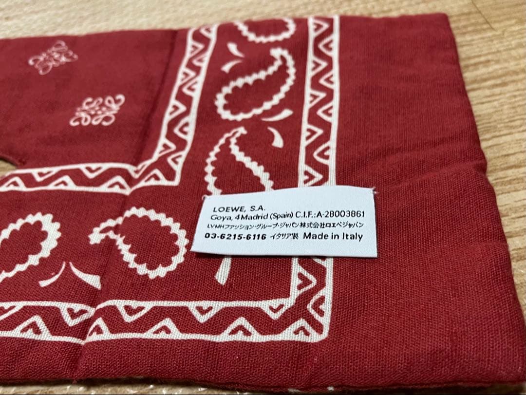 美品 メンズ LOEWE (ロエベ ) ペイズリー風バンダナ柄ストール - メルカリ