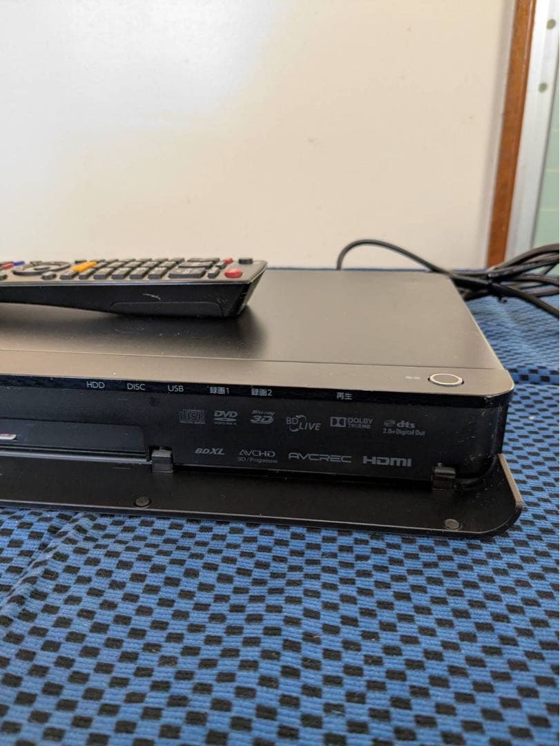 【ララ】TOSHIBA REGZAブルーレイプレーヤー リモコン付き