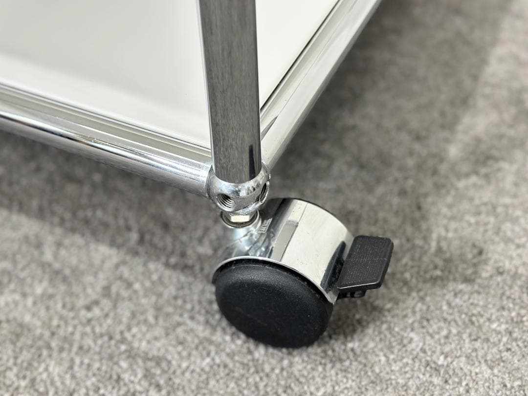 ■USM/ハラーシステム■ワゴン　ストッパー付き　トローリー　シェルフ　テーブル