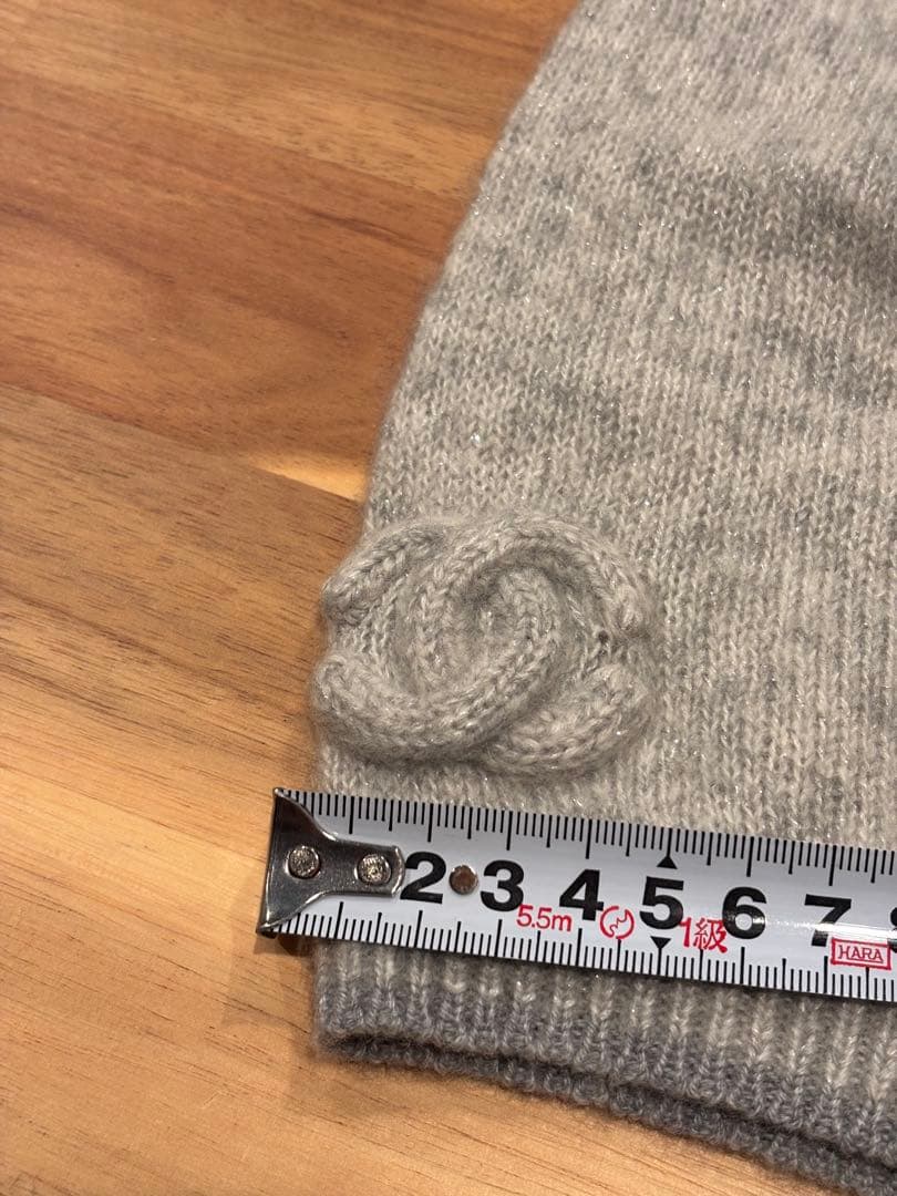 ょっぴ 様CHANEL シャネル ニット帽ビーニー　 ラメ入り グレー お箱付き