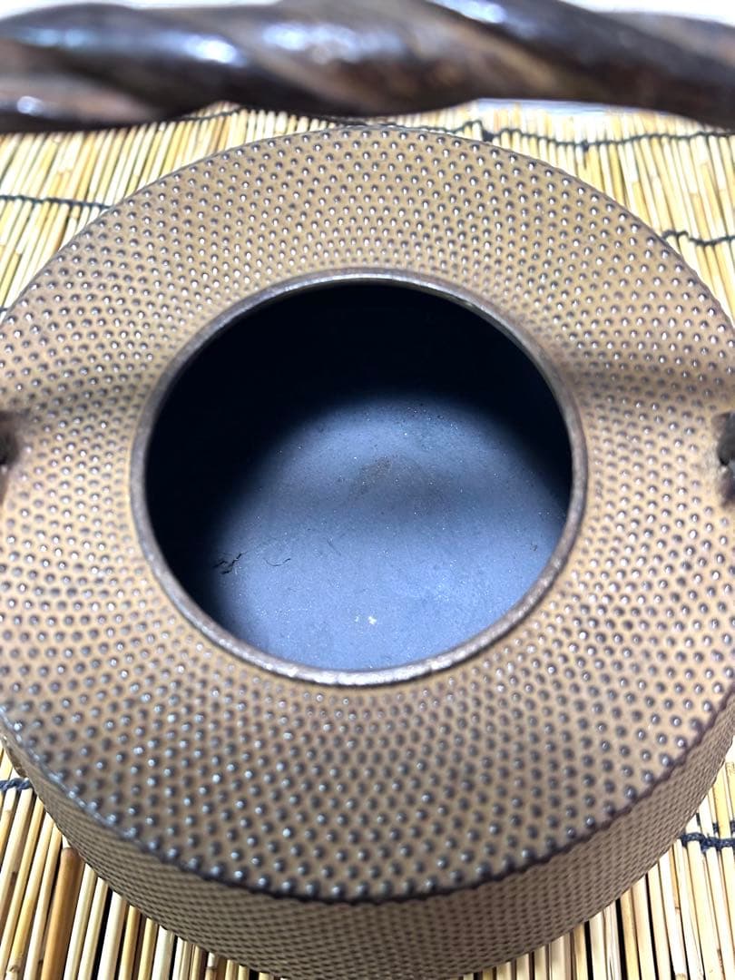 新品、供箱、栞、タグ付　南部三厳堂　捻鉉　亀甲文様１２型　南部鉄瓶　南部鉄器