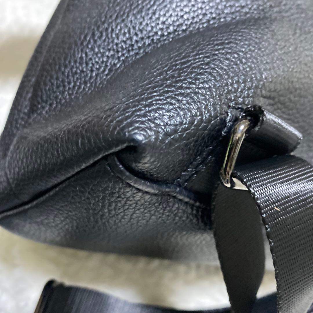 【未使用級】 ear PAPILLONNER イアパピヨネ 樹脂 リュック 黒