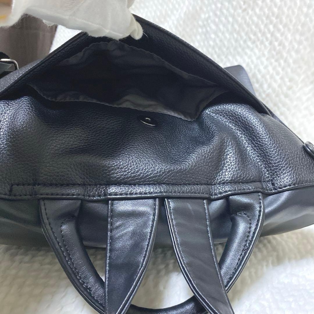 【未使用級】 ear PAPILLONNER イアパピヨネ 樹脂 リュック 黒