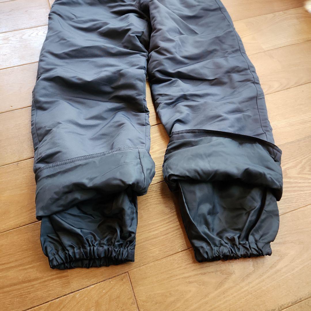 スキーウエア　上・kissmarkメンズS、下・FABLICE160、ニット帽付