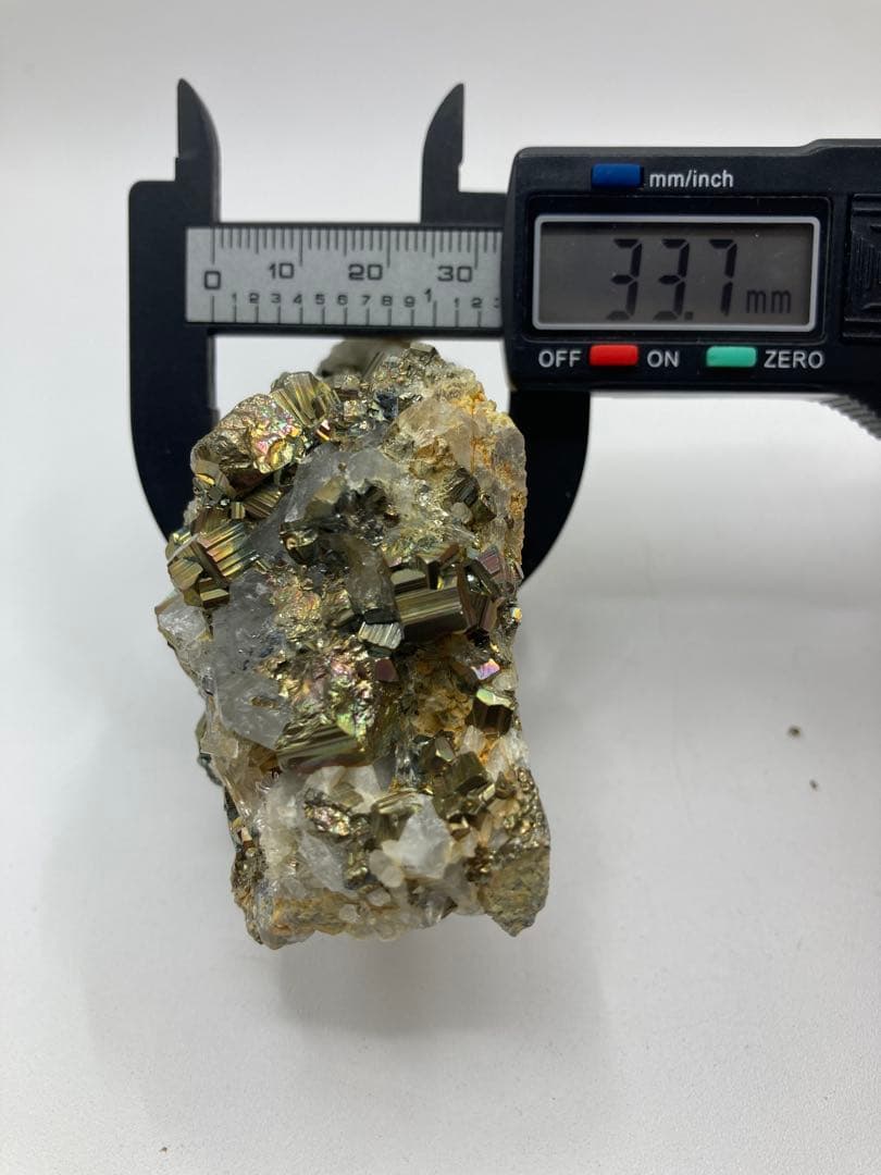 クォーツ パイライト ガレナ 3種共生クラスター