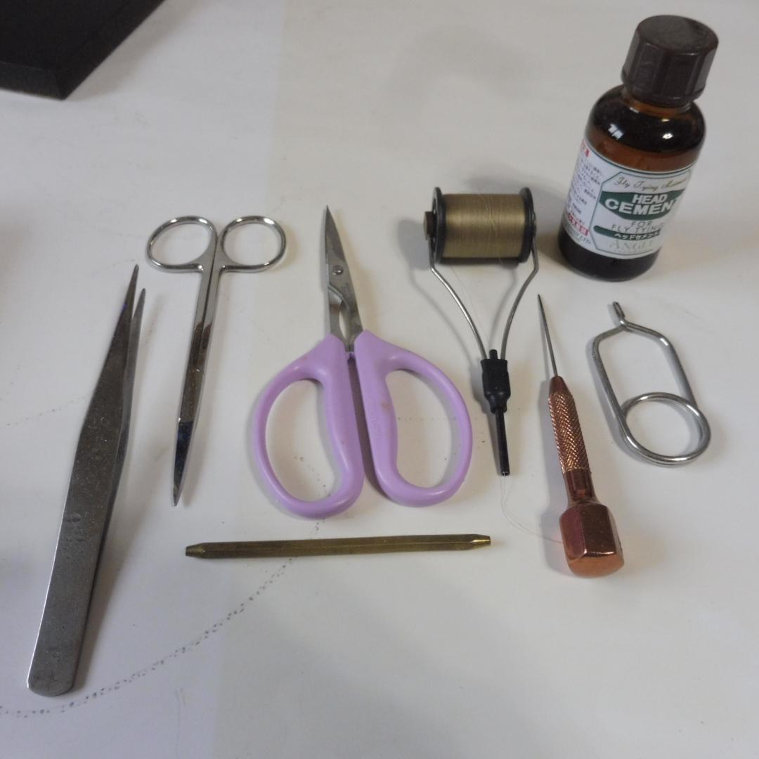 トンプソン THOMPSON 360バイスとタイイングツールのオマケ