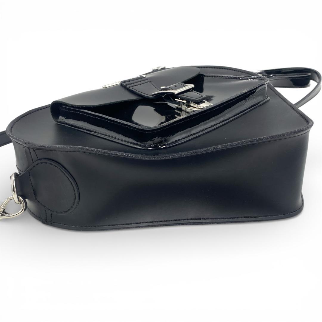 【人気品】Dr.Martens ハート レザーバックパック ショルダーバッグ