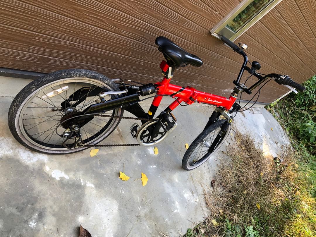 赤い折りたたみ自転車 オフィシャルサイクル