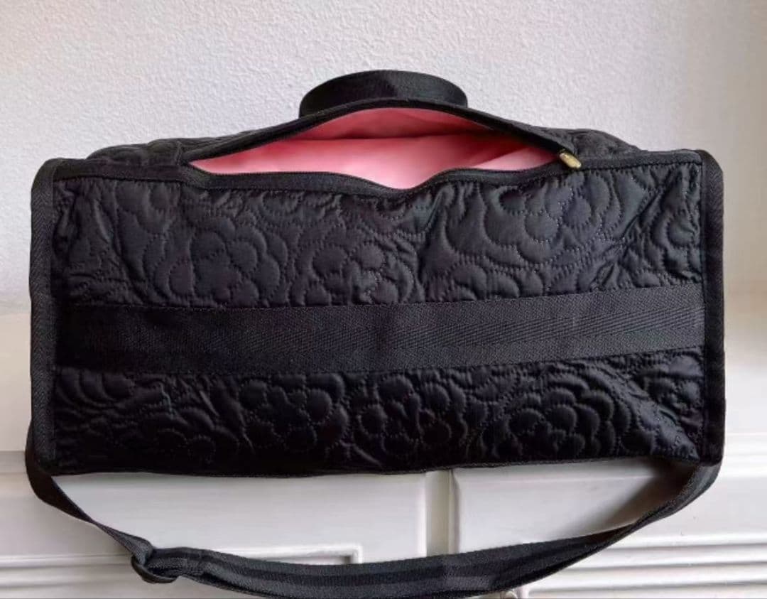 新品　LeSportsac レスポートサック　ボストンバッグ　黒　花柄