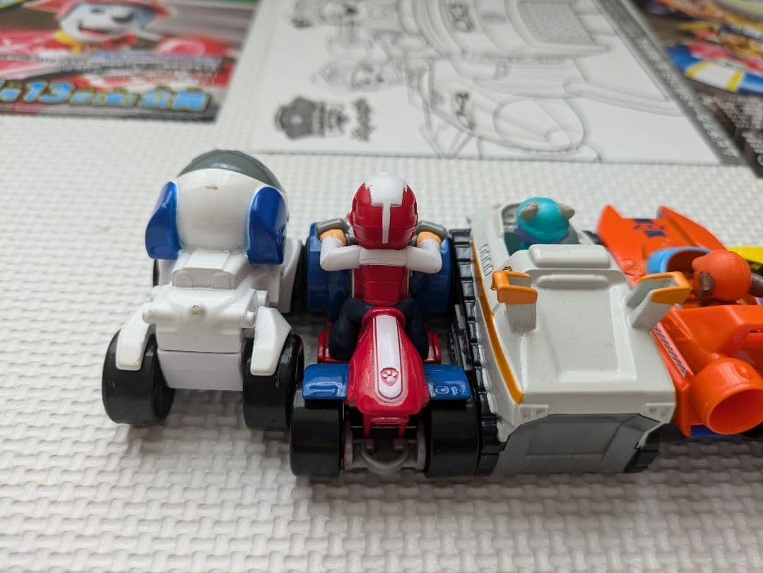 パウパトロール　ダイキャスト　ビーグル　カーレース大作戦など