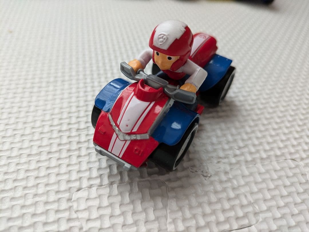 パウパトロール　ダイキャスト　ビーグル　カーレース大作戦など