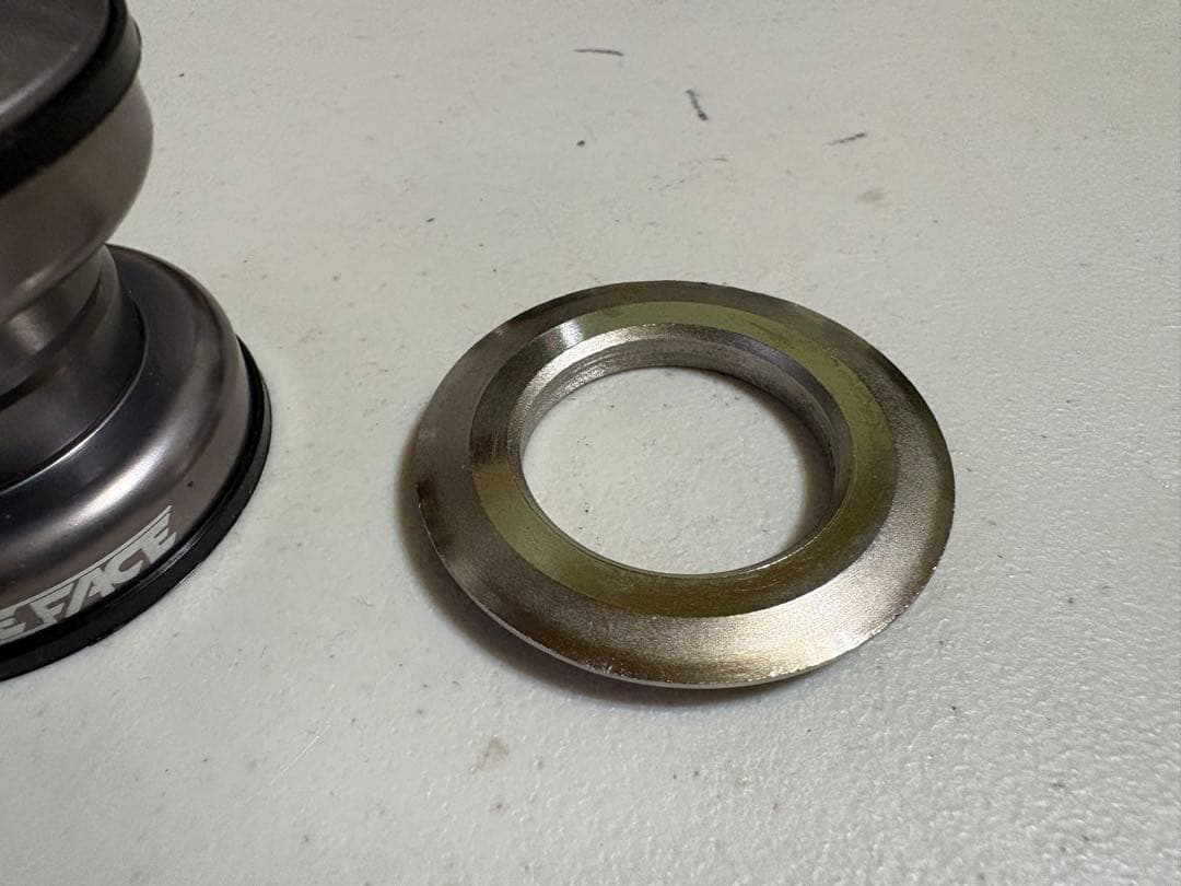 貴重 RACE FACE レースフェイス ☆Real Seal DH 1-1/8