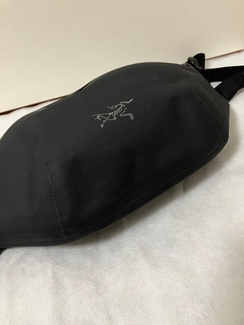 アークテリクス グランヴィル クロスボディバッグ