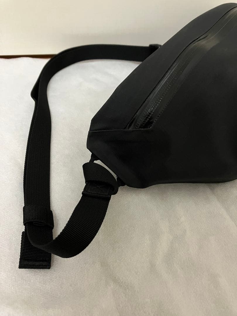 アークテリクス グランヴィル クロスボディバッグ