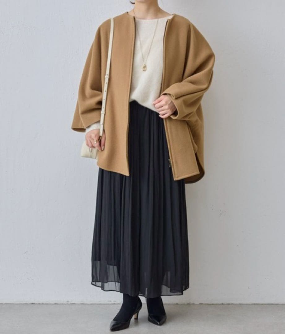 【新品・タグ付】BEARDSLEYた（ビアズリー）ウールポンチョコート ネイビー