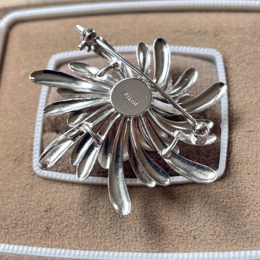 A72【SILVER】本真珠 あこや真珠 アコヤ真珠 パール 真珠 ブローチ