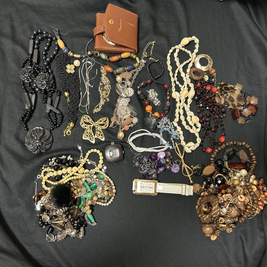 薔薇アクセサリーまとめ売り遺品整理