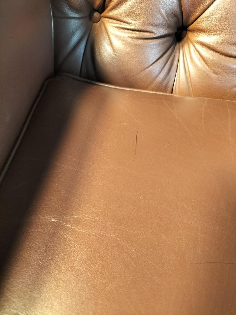 【値下げ中】カリモク◆1Pソファ◆ルイ15様式◆本革◆中古品(2408A⑪)