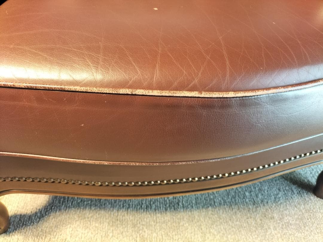 【値下げ中】カリモク◆1Pソファ◆ルイ15様式◆本革◆中古品(2408A⑪)