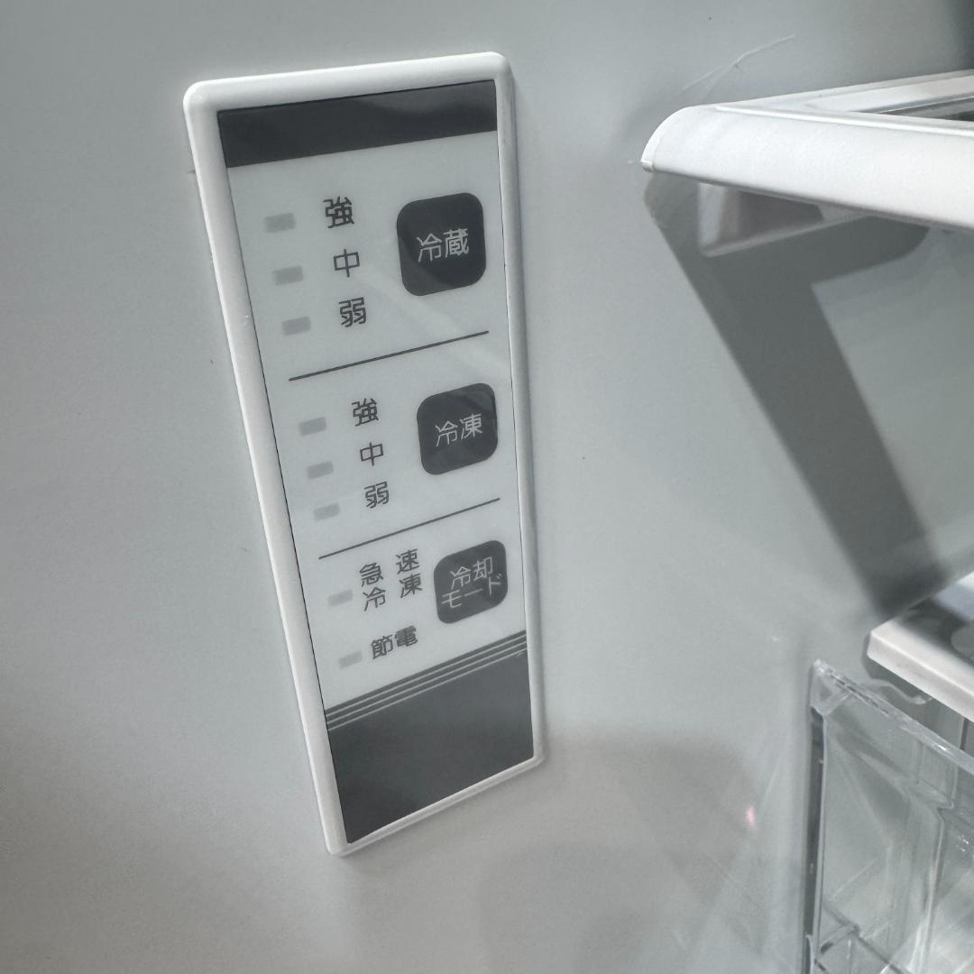 東京23区送料無料　超美品ハイセンス3ドア冷蔵庫 　282L　2020年製