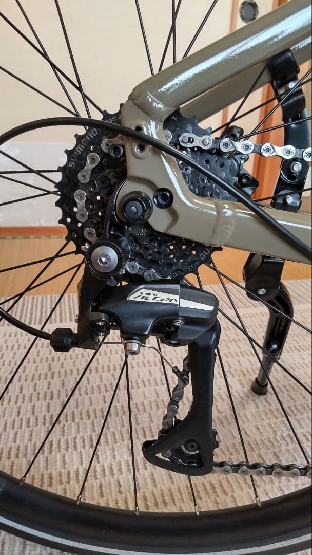 【美品】SPECIALIZED クロスバイク SIRRUS たっちゃんさん