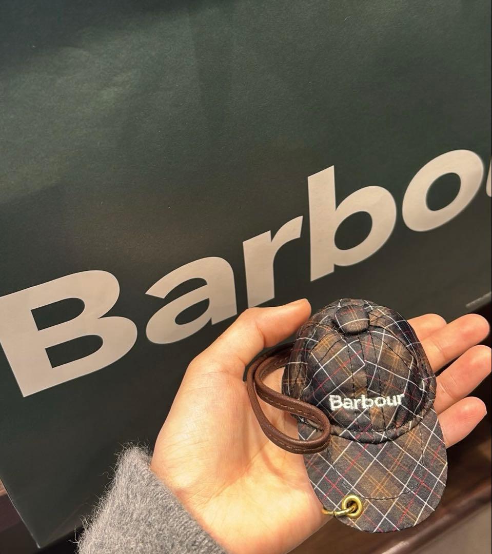 2025年ノベルティ】Barbour 限定チャーム キーホルダー - メルカリ