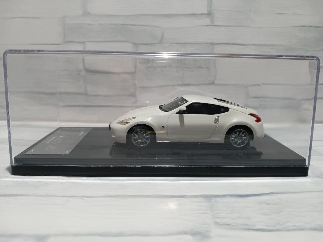 1/43　日産　フェアレディZ　Z34　ミニカー　ホワイトパール