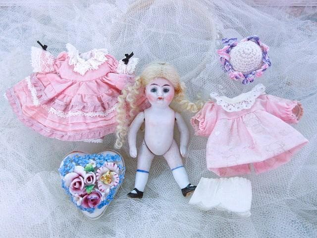 アンティーク　ジャーマン　ミニョネット　☆　オールビスク　ビスクドール