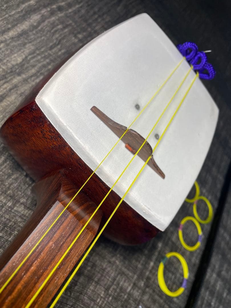 胡弓紫檀三折れ棹，胴花梨材，竹弓，付属品