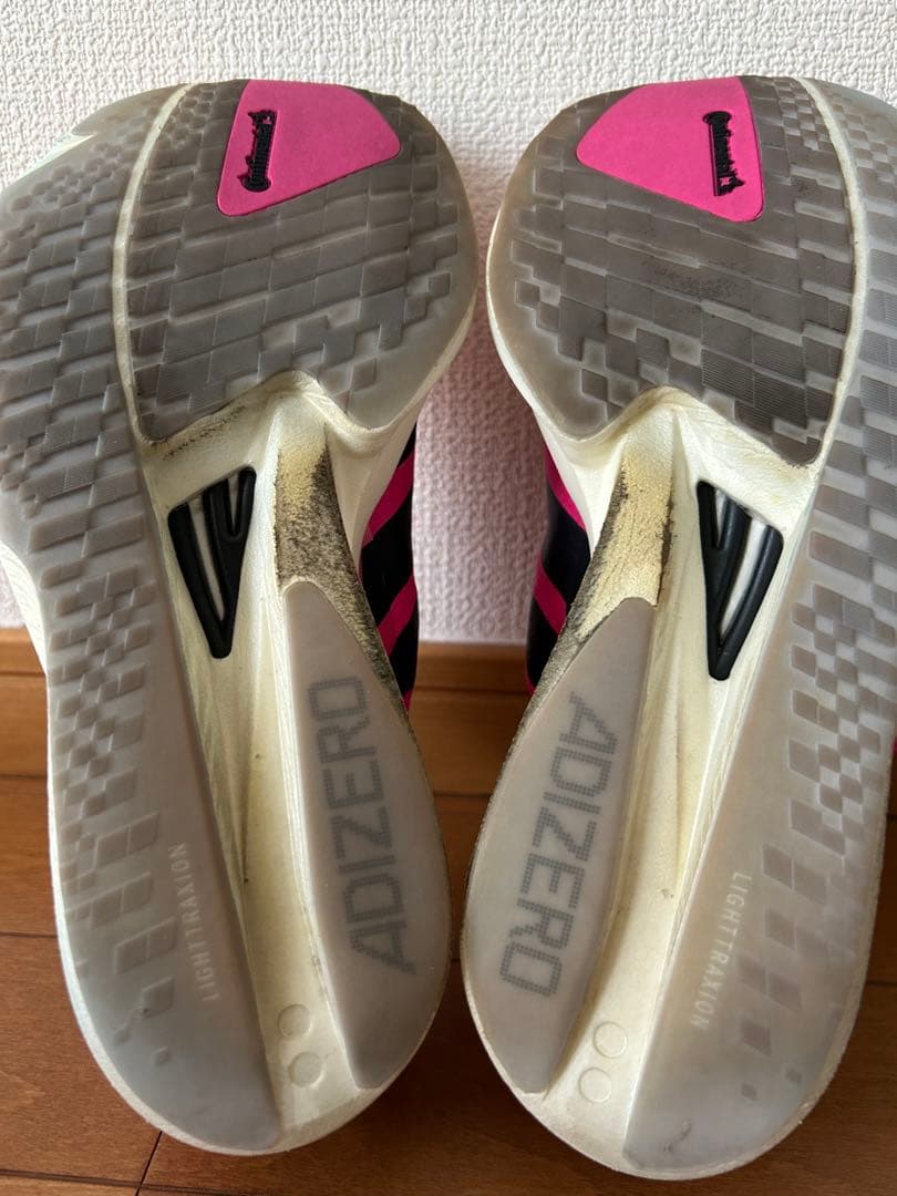 【25日朝まで限定】アディゼロ　タクミセン11 ピンク　26cm