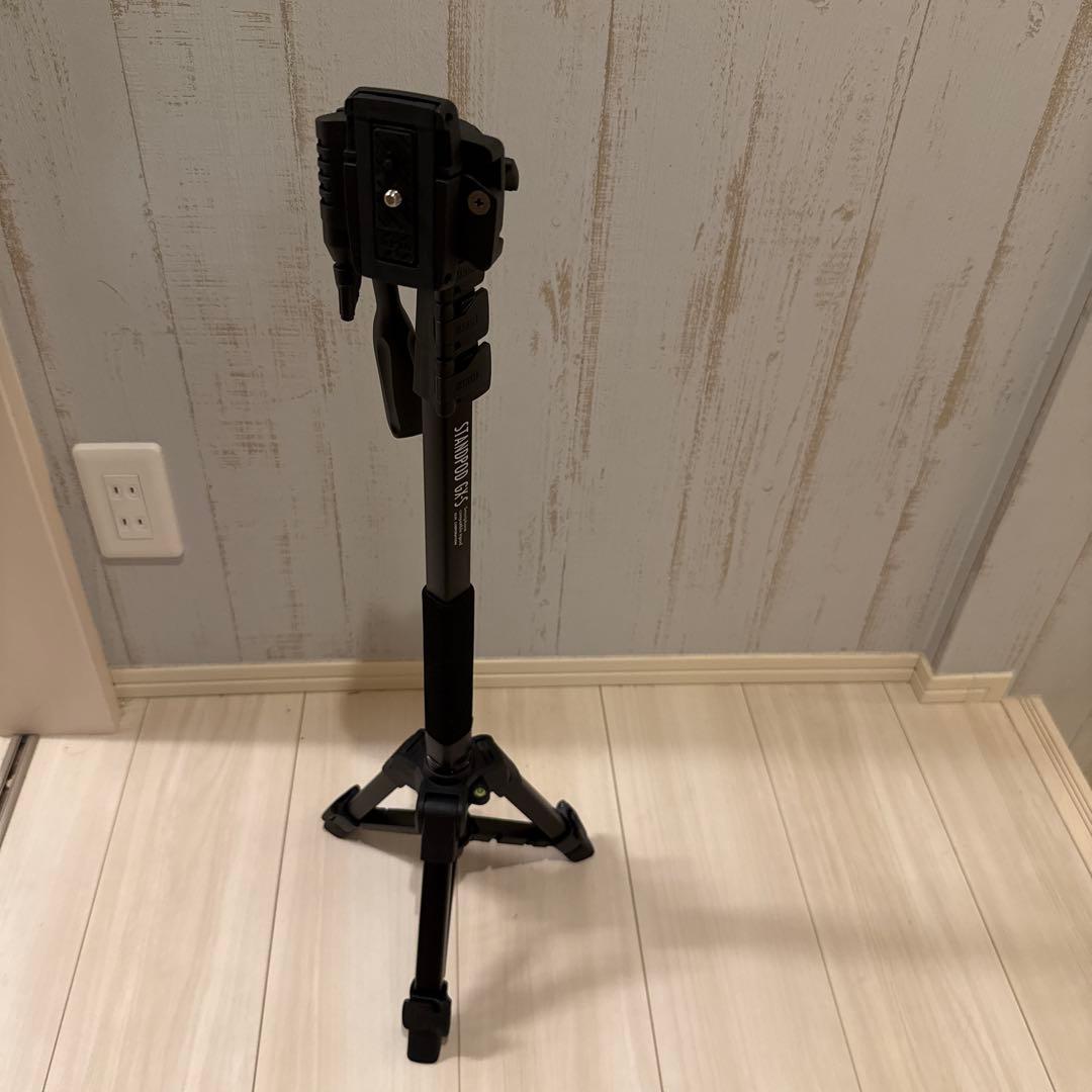 Panasonic HC-V495M ビデオカメラ 本体・スタンド・ケース付き