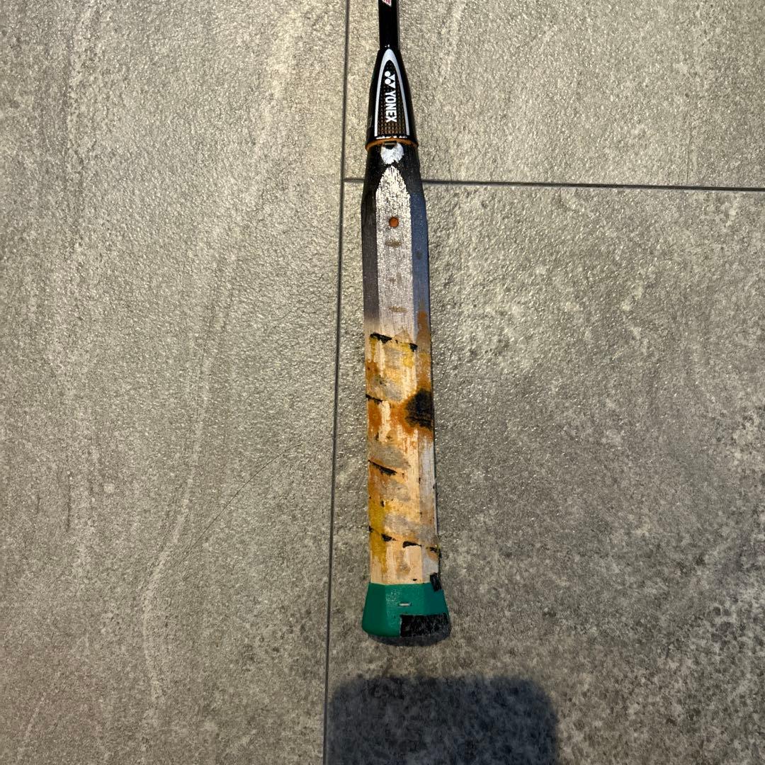 ヨネックスバドミントンラケット　アーマテック900テクニック