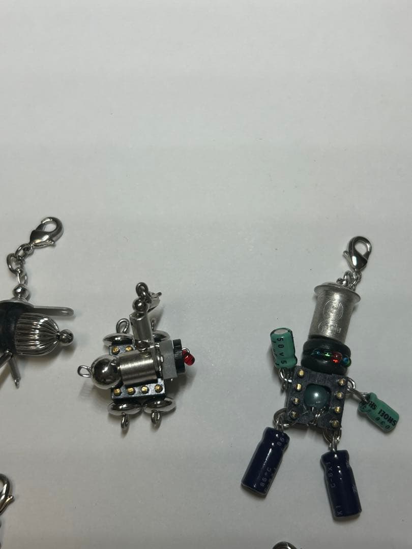 ハンドメイド ロボットチャーム まとめ売り 個性派パーツアート 全22体
