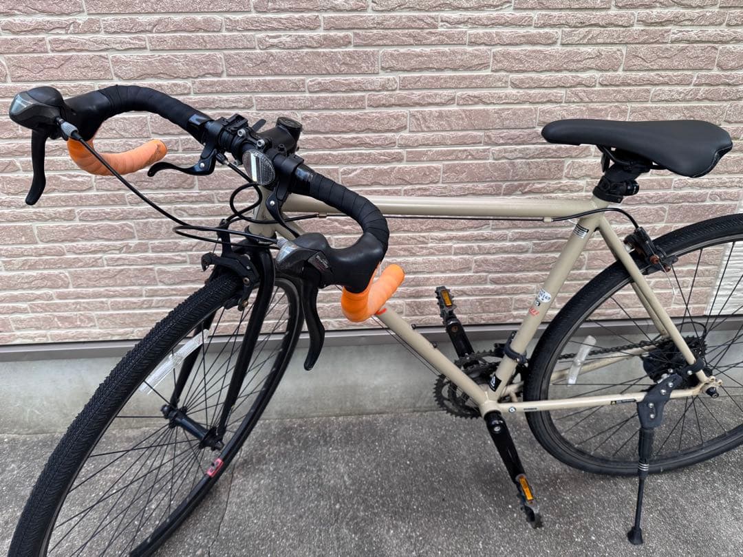 レユニオン　クロスバイク　ロードバイク 自転車【空気入れ、ライト付き】