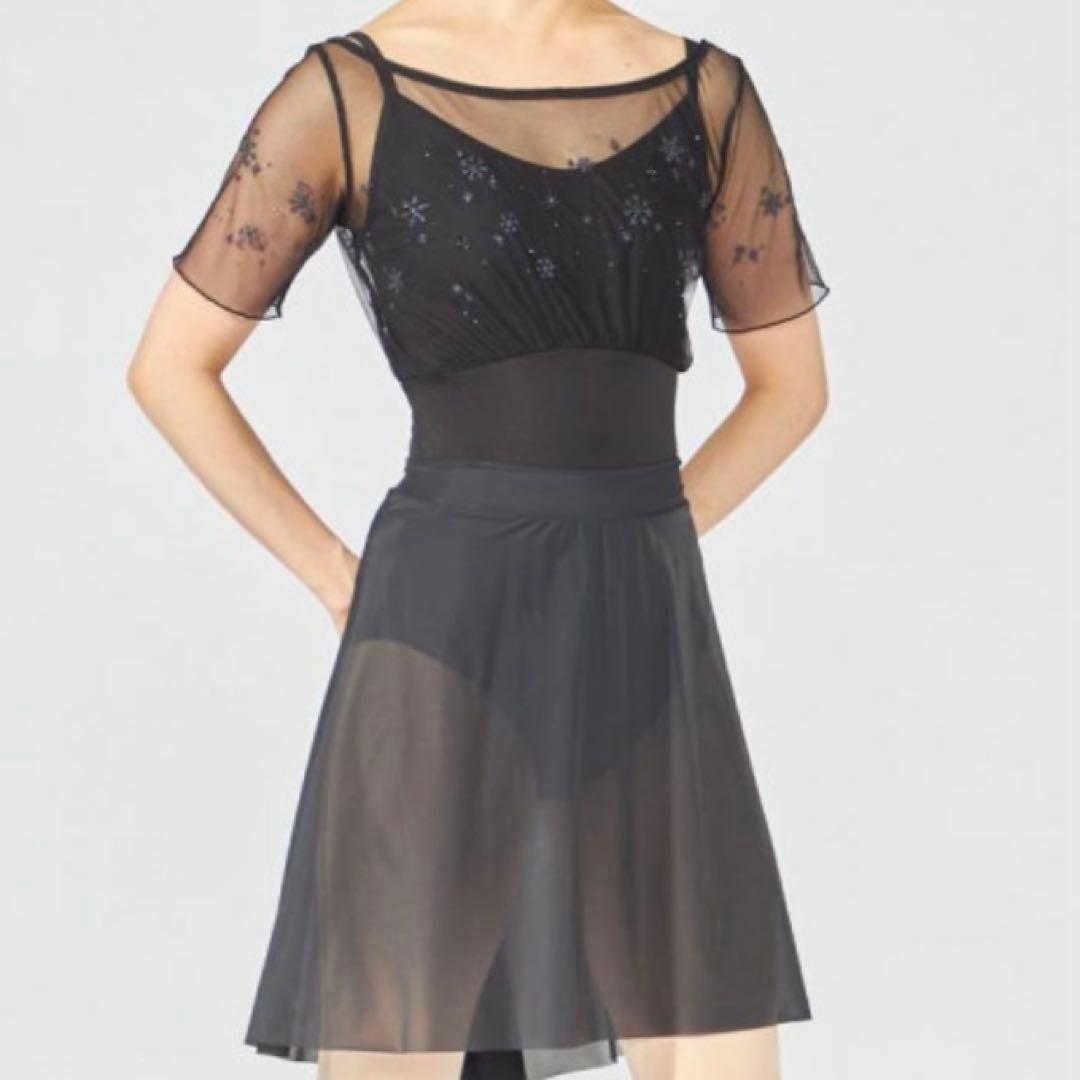 新品同様現行品チャコット黒 半袖 レオタードMスカートセット