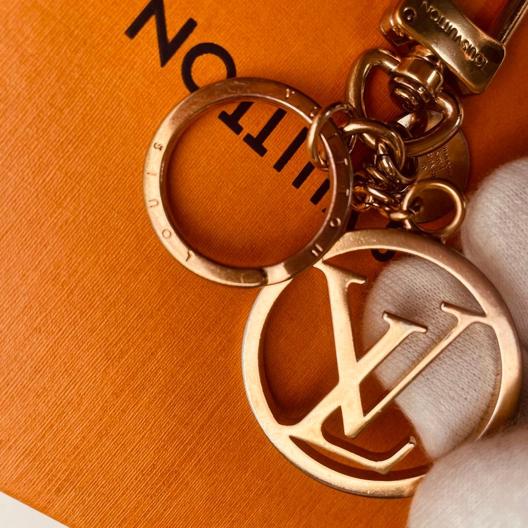 美品✨ルイヴィトンキーホルダー LV サークル カットゴールドM68000