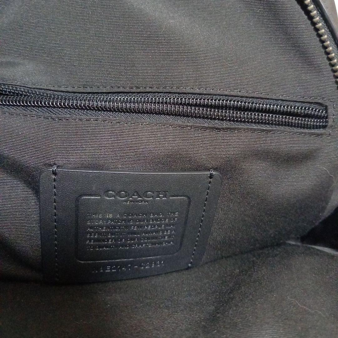 COACH ブラック レザーボディバッグ