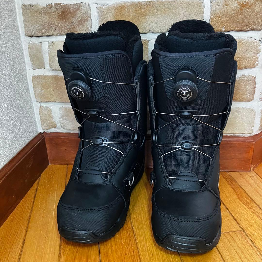 極美‼️半日のみ‼️未使用レベル‼️TRIPLE-C スノーボード ブーツ　23㎝女性