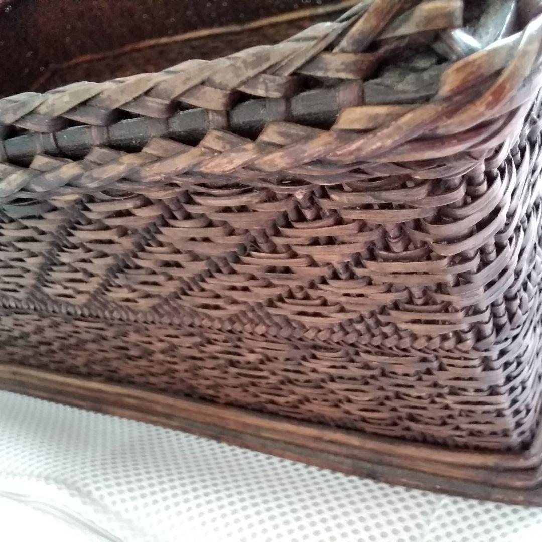 年代不明！両取手付き竹かご！籐籠 竹籠 竹細工 竹編みカゴ 小物入れ！経年美品！