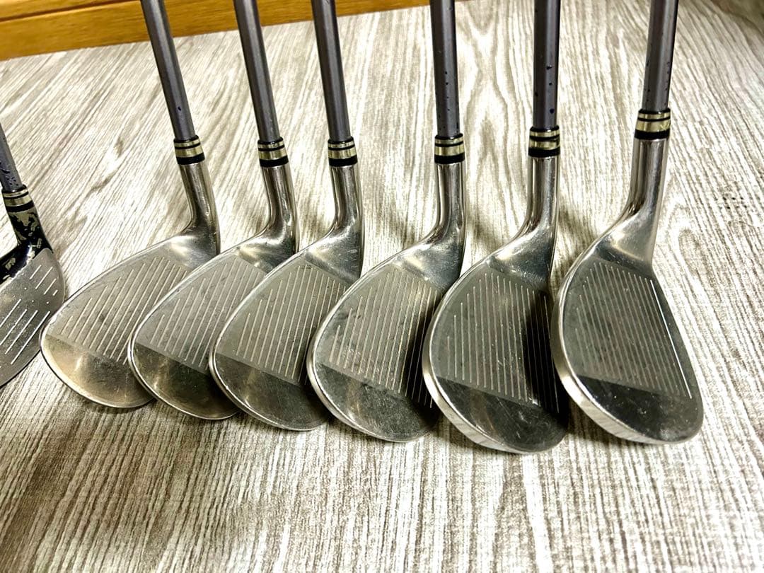 専用品◇ゼクシオ7 レディースゴルフクラブセット／オークリー キャディバッグ