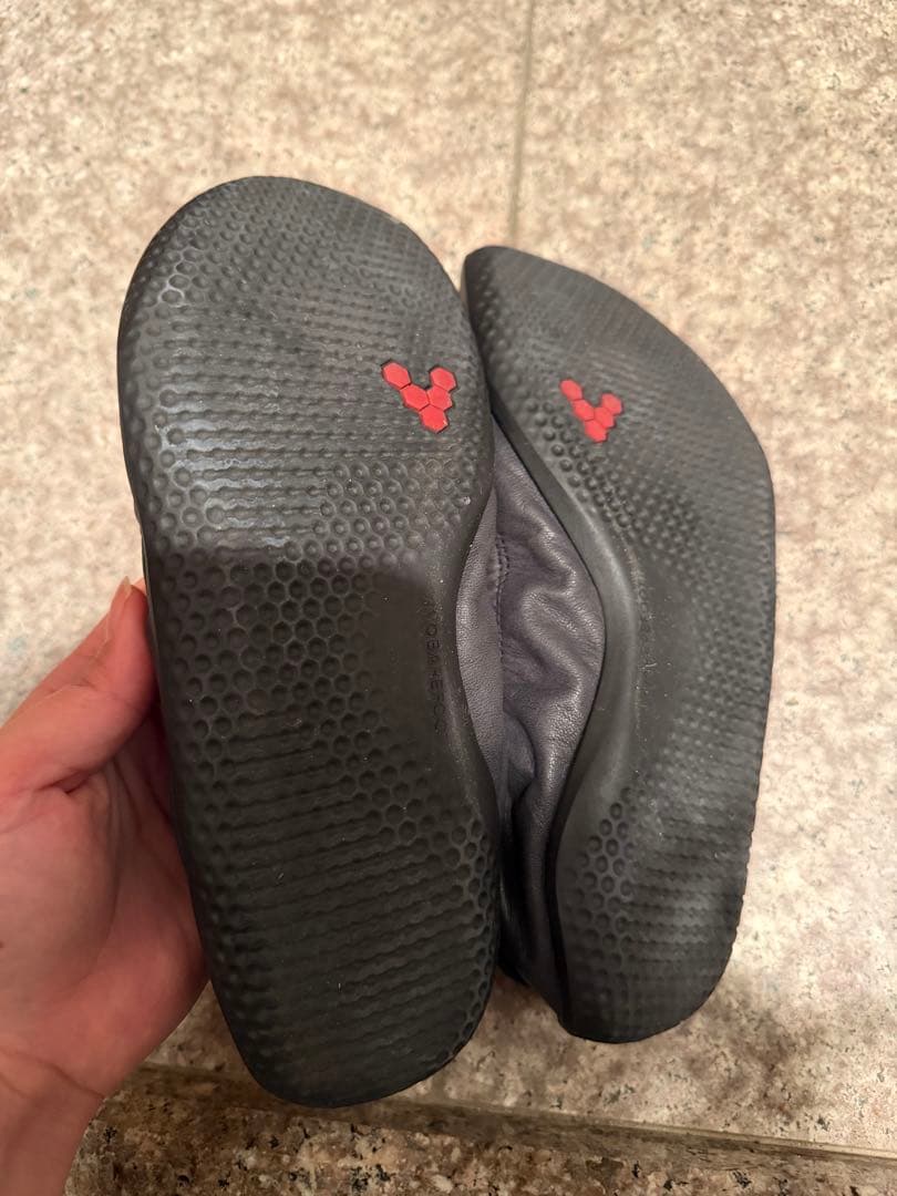 【最終価格】【EU37インチ23.5cm】Vivobarefootバレエシューズ