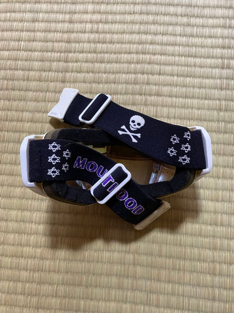 美品！スノボウェア Lサイズ 上下セット ベージュ ホワイト 赤