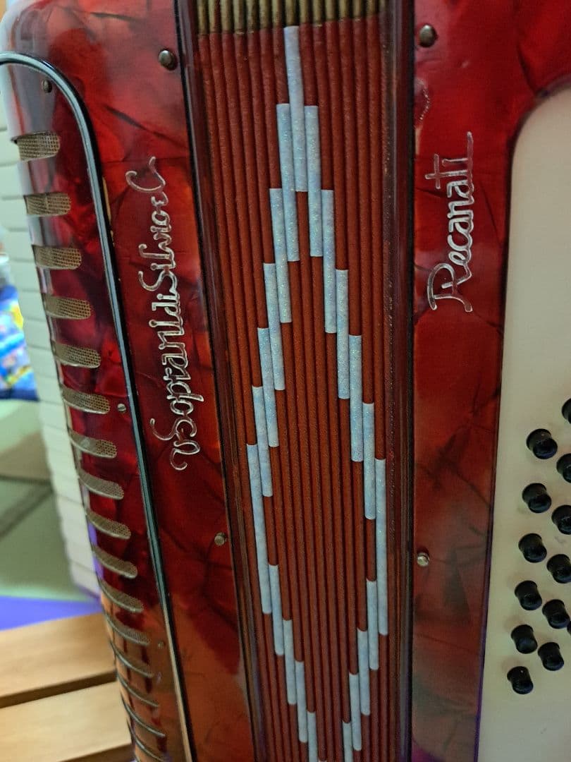 Italy製、Recanati 赤いアコーディオン 30鍵18ベース Italy製
