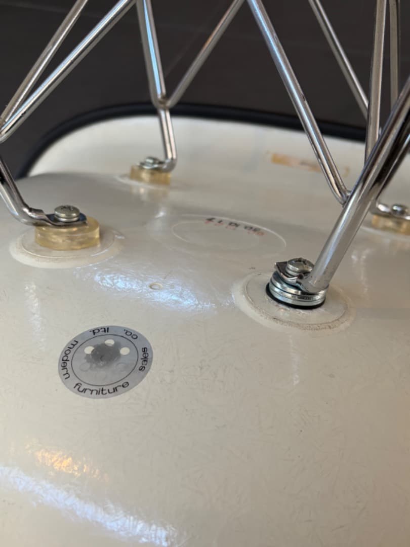 ハーマンミラー アームシェルチェア イームズ　ファブリック ブラウン