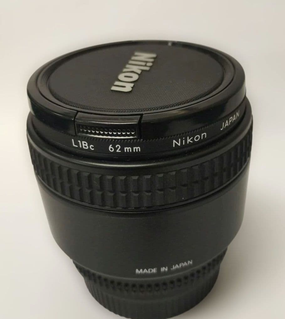 r*i様 Nikon AF NIKKOR 85mm 1:1.8 D カメラレンズ