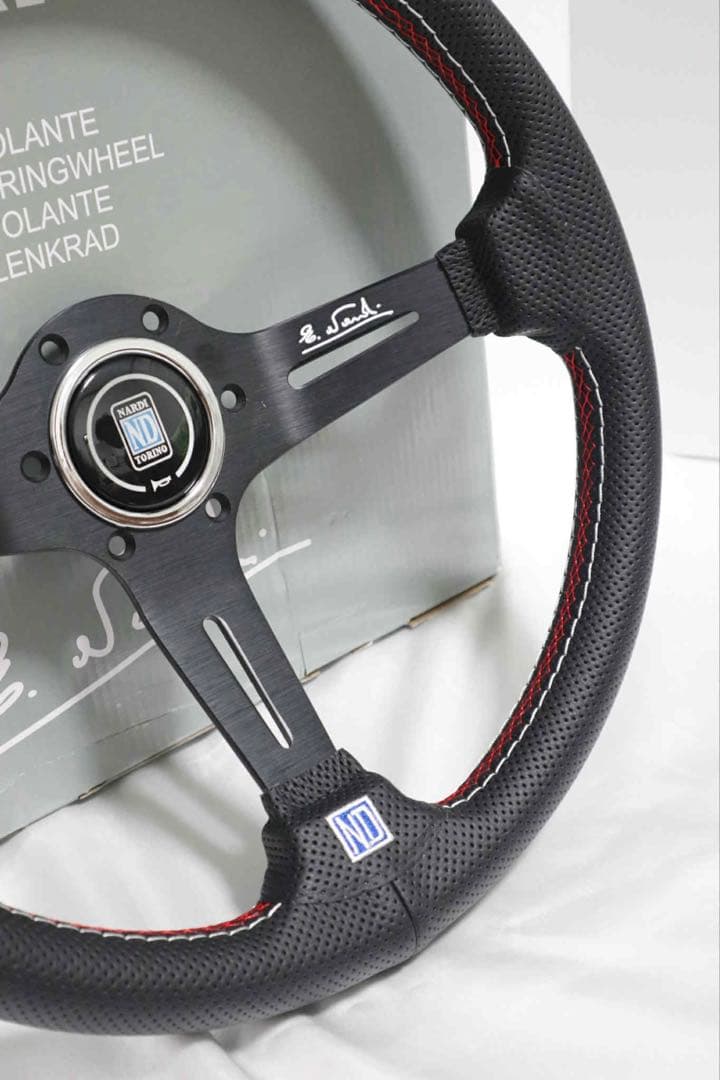 【本日限定価格】ナルディNARDIクラシック レザーステアリング 13インチ