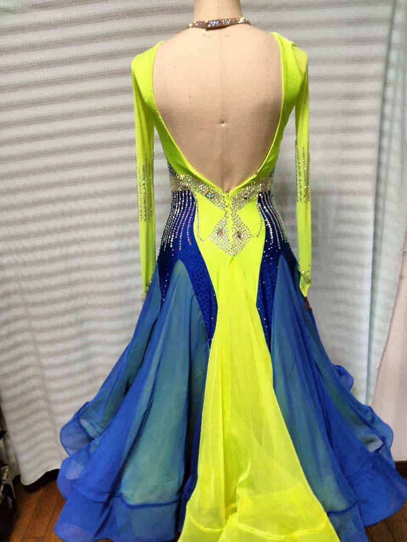 社交ダンス、スタンダードドレス、