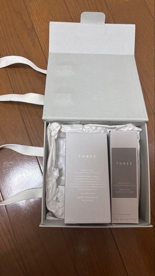 THREE ハンドケア　ルームフレグランス ギフトボックス付き